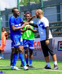 احتفالية صنداي بهدفه في الجيش الرواندي 